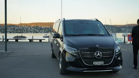 Mercedes-Benz V-Class — Premium van / First Class MPV