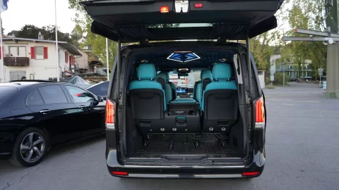 Mercedes-Benz V-Class — Premium van / First Class MPV