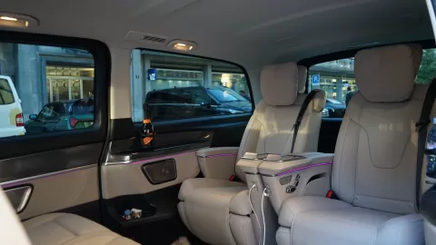 Mercedes-Benz V-Class — Premium van / First Class MPV