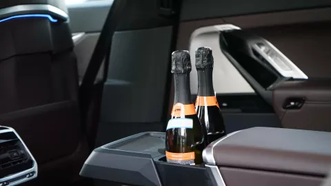 BMW 7 — Luxury Sedan 